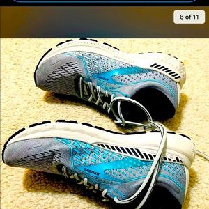 Brooks Women's Adrenaline GTS 21 Running Shoes